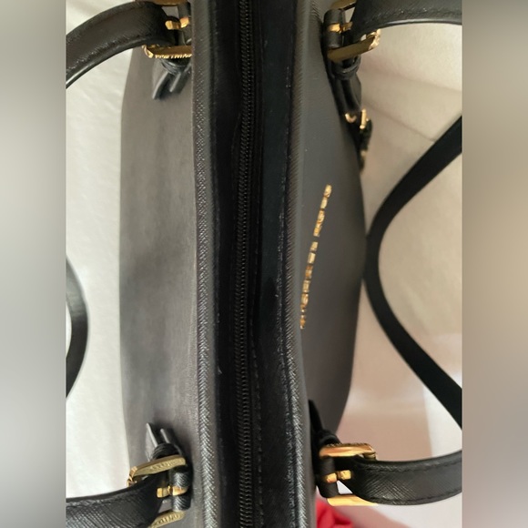 Michael Kors Jet Set Medium Travel Saffiano Leather Tote - Black 30T5GTV… - Picture 13 of 16